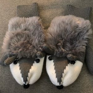 Wolf mittens